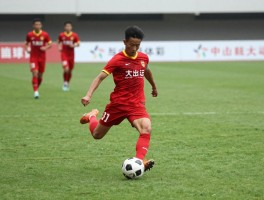 足球进攻有利怎么判断,进攻时机如何把握,战术风格如何影响进攻效率