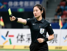 女甲边裁,判罚争议如何解决,职业发展路径有哪些,考核标准是什么