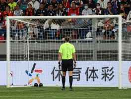 女足第二个进球边裁,出界判罚规则是什么,VAR如何确认进球有效