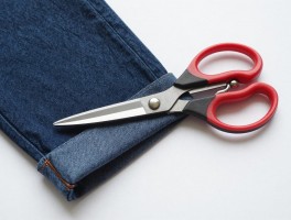 裁裤边小刀哪种好,自动锁边剪刀怎么选,裁裤脚专用工具价格