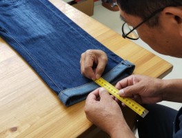 获嘉裁裤边丨裁裤边多少钱合理,怎么量裤长不留遗憾,锁边手法哪种最牢固,老师傅的窍门