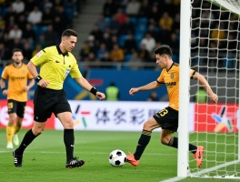 足球进攻有利情况,裁判如何判断进攻有利,哪些战术能创造进攻有利局面