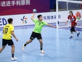 手球进攻有利怎么判罚,进攻有利原则是什么,手球犯规如何判定,无意手球如何处理