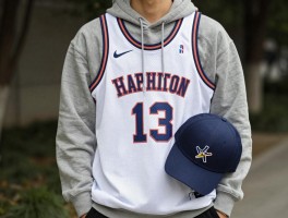 卫衣搭篮球服丨怎么搭配更潮流,假两件设计如何选择,运动风穿搭有哪些技巧