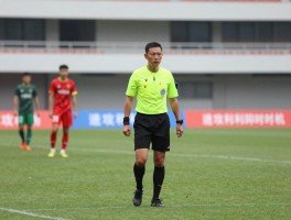 什么叫做进攻有利,足球裁判如何掌握有利原则,进攻有利何时结束,军事上如何把握进攻时机