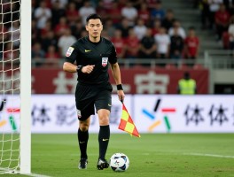 中超裁判进攻有利如何改变比赛流畅度，判罚尺度是否统一，VAR如何使用