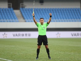 怎么算进攻有利还是无利，裁判判断标准是什么，有利原则如何掌握，VAR怎样介入？