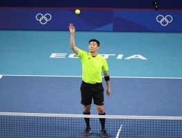 边裁发球规则详解,发球违例如何判定,边裁发球手势怎么做,双打发球规则有哪些不同