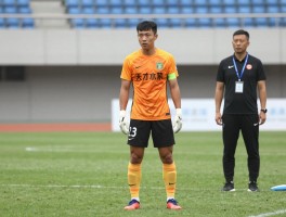 赵铭球员,天才中卫的生涯如何,半月板撕裂怎样影响他,现在担任什么教练