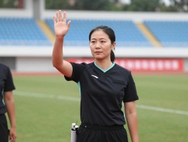 贵州姑娘边裁如何炼成，面临哪些独特挑战，怎样平衡多重身份