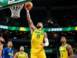 Gil球员是指哪些运动员,巴西足球吉尔有什么成就,篮球吉尔单场抢断纪录是多少