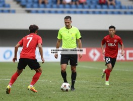 足球什么情况进攻有利呢？进攻有利原则如何判定,边路进攻有何优势,裁判何时掌握有利