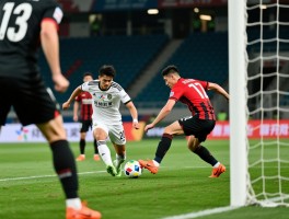 相互越位是什么意思,足球比赛中的相互越位犯规吗,相互越位判罚实例分析