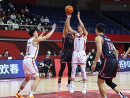 篮球的规则有利于进攻吗,为何得分越来越高,防守是否被限制,规则如何影响比赛平衡