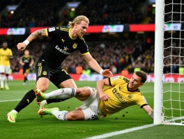 哈兰德进攻有利撞人的球员,什么是合理冲撞,哈兰德撞人为什么不吹,有利进攻原则如何判定