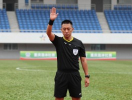 重庆鲁能边裁比赛,争议判罚有哪些,VAR技术如何影响,裁判水平提升多少