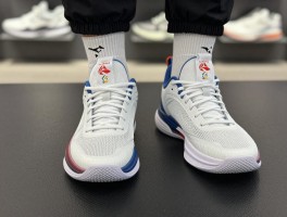 李宁篮球鞋码数怎么选,偏大偏小,与耐克安踏对比怎么样,宽脚适配