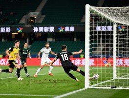 足球后卫越位是什么意思,后卫参与进攻时怎么判断越位,造越位战术是如何运作的