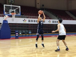 当篮球员需要什么条件,训练内容有哪些,职业发展路径如何