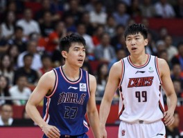 萧敬腾篮球赛,为何能单场砍下49分,与周杰伦打球有何趣事,村BA观赛表情为何火了