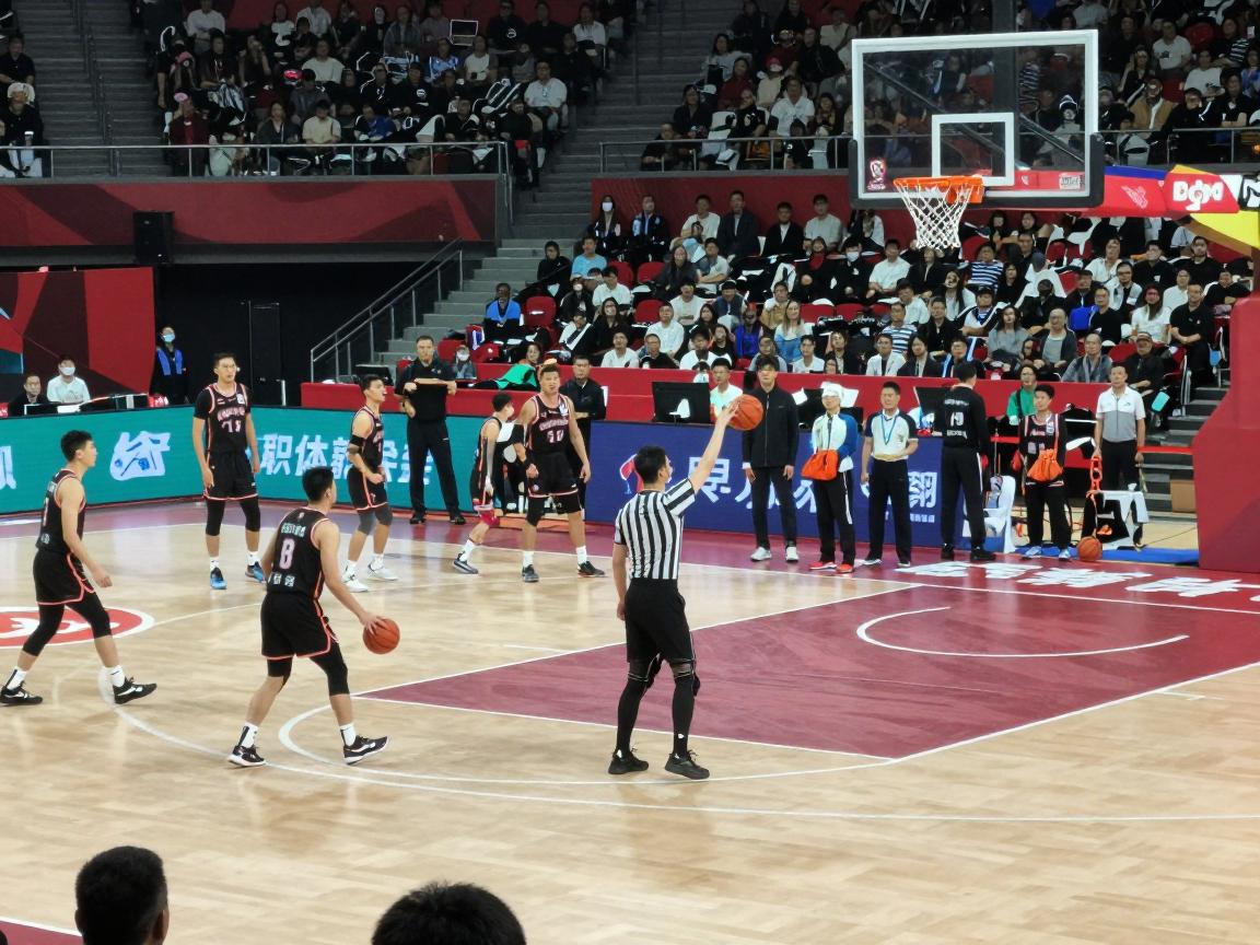 篮球进攻有利啥意思,进攻有利区怎么划定,裁判如何掌握有利原则,球员如何利用有利区 篮球进攻有利啥意思,进攻有利区怎么划定,裁判如何掌握有利原则,球员如何利用有利区