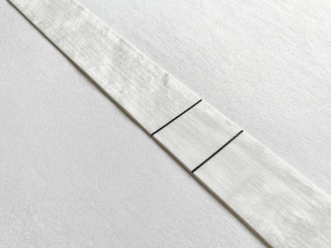 包边条斜裁布料怎么裁,为什么必须45度斜裁,如何计算包边条宽度,斜裁布条拼接技巧 包边条斜裁布料怎么裁,为什么必须45度斜裁,如何计算包边条宽度,斜裁布条拼接技巧