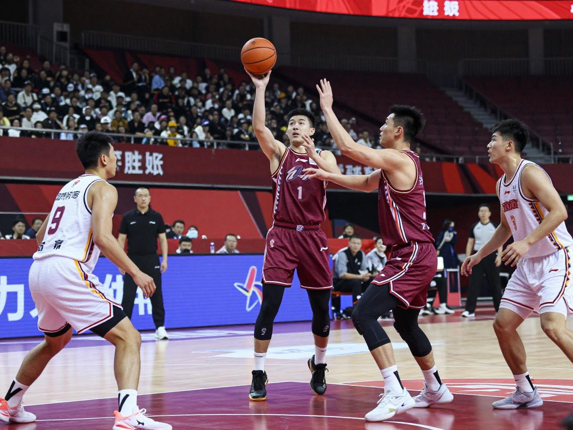 篮球破23联防战术,什么是23联防弱点,如何利用底线进攻,外线传球要点 篮球破23联防战术,什么是23联防弱点,如何利用底线进攻,外线传球要点