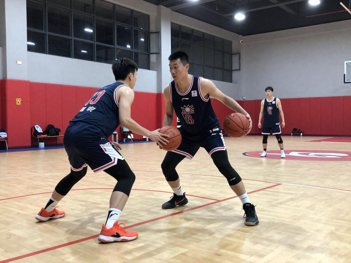 篮球蜘蛛运球训练,动作要领有哪些,如何提升球感,实战中怎么运用 篮球蜘蛛运球训练,动作要领有哪些,如何提升球感,实战中怎么运用