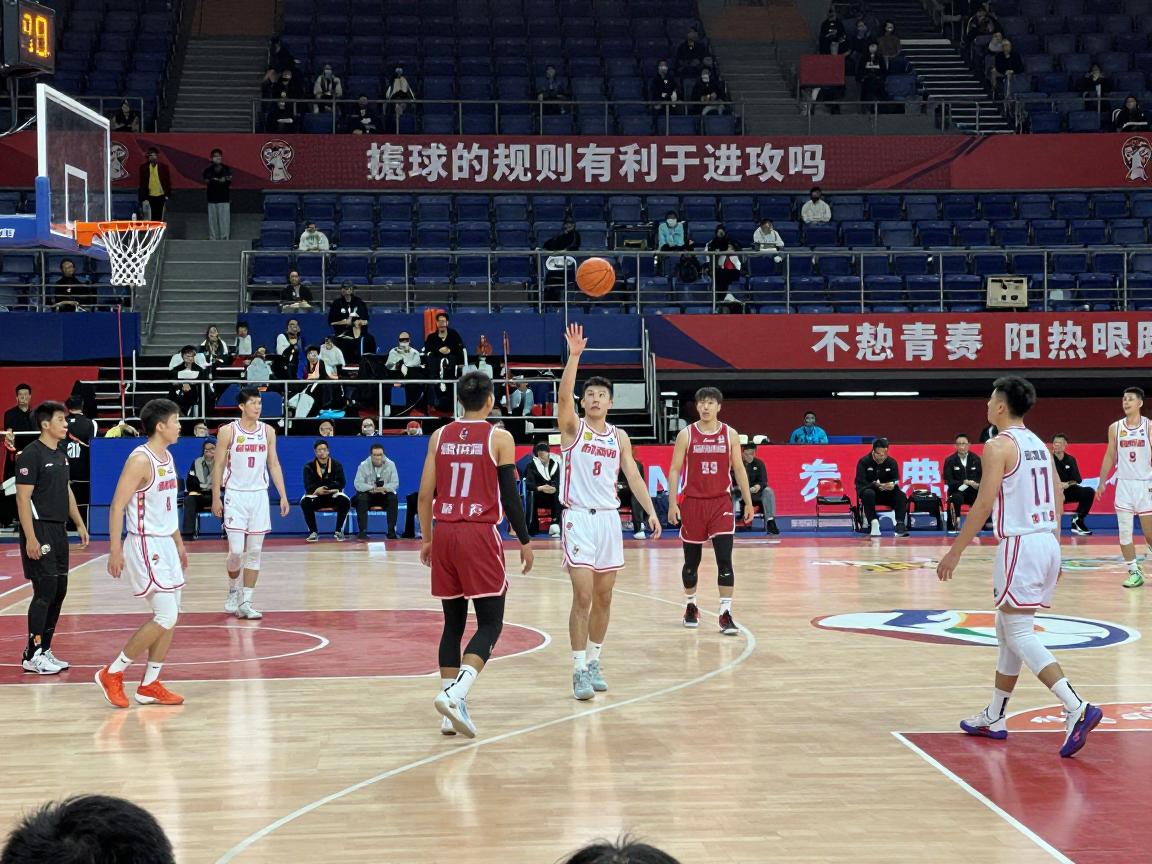 篮球的规则有利于进攻吗,为何得分越来越高,防守是否被限制,规则如何影响比赛平衡 篮球的规则有利于进攻吗,为何得分越来越高,防守是否被限制,规则如何影响比赛平衡