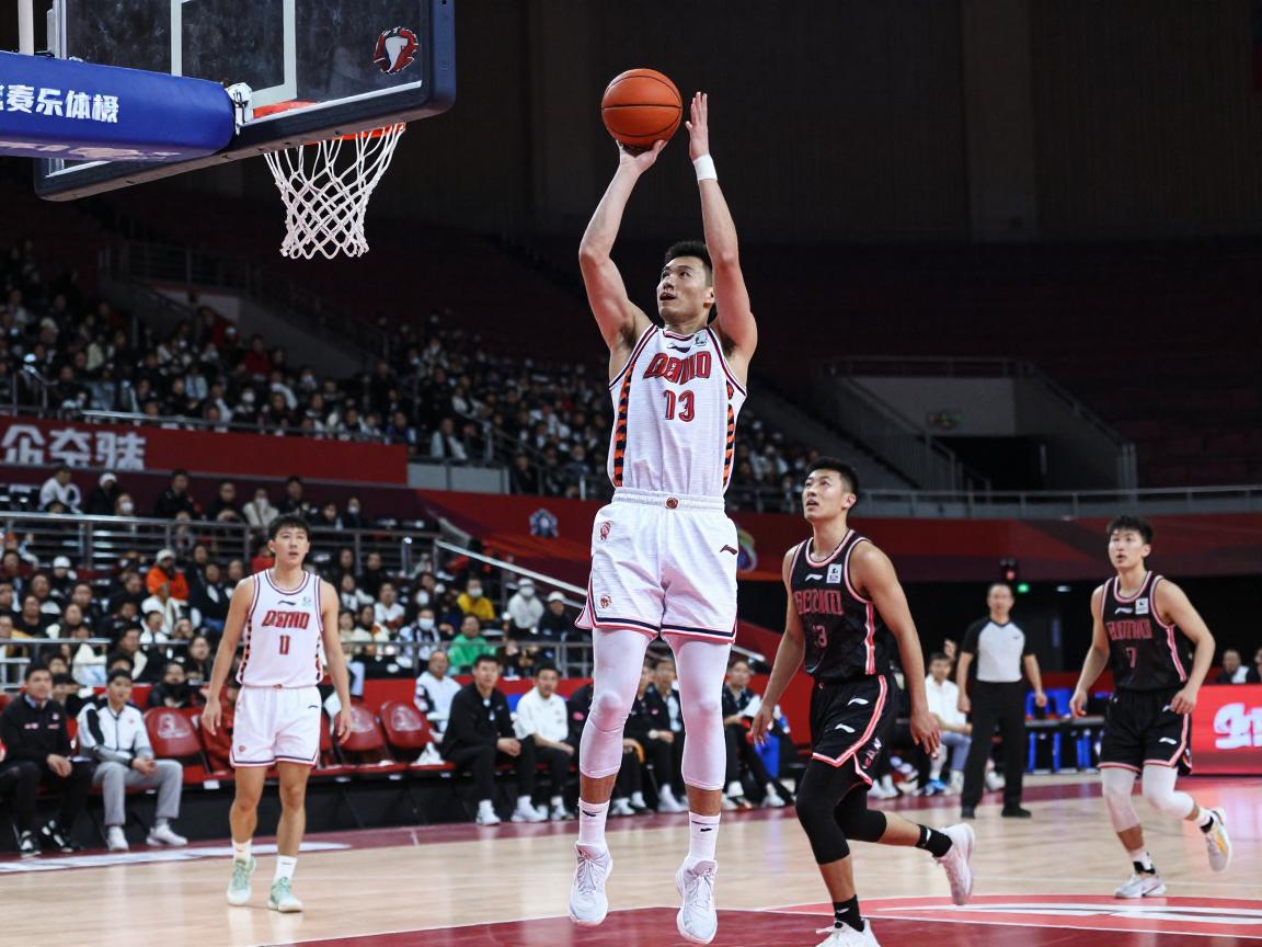 篮球高难度技巧全解析,如何掌握后仰跳投,怎样练习欧洲步上篮 篮球高难度技巧全解析,如何掌握后仰跳投,怎样练习欧洲步上篮