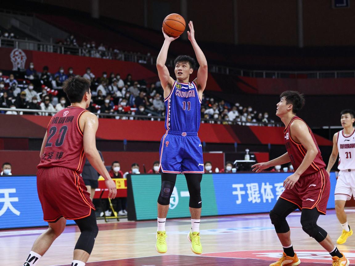 于琨篮球生涯有何亮点,现在效力哪个队,技术特点是什么 于琨篮球生涯有何亮点,现在效力哪个队,技术特点是什么