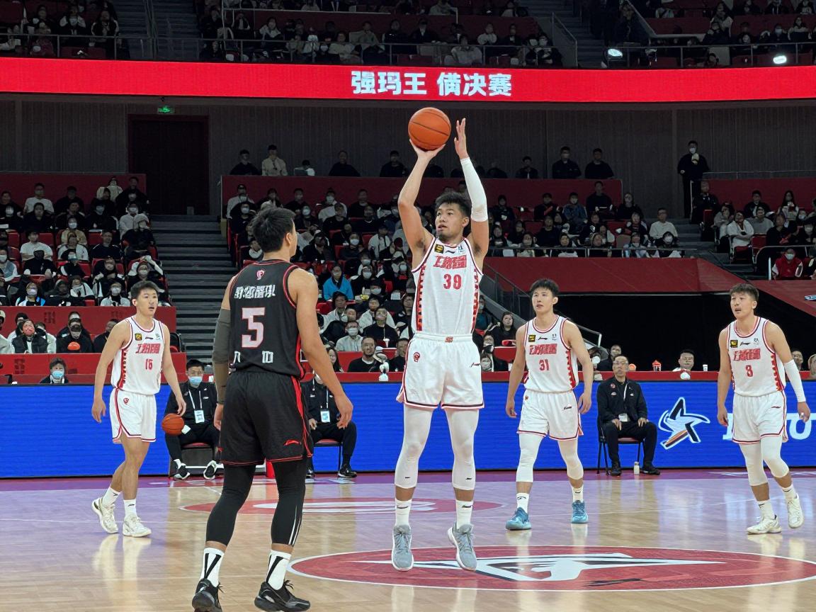 篮球评论,如何分析球员表现,怎样评价球队战术,从哪些角度解读比赛 篮球评论,如何分析球员表现,怎样评价球队战术,从哪些角度解读比赛