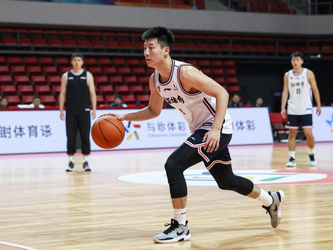 篮球运球基本功,如何快速提升控球能力,运球时正确姿势是什么 篮球运球基本功,如何快速提升控球能力,运球时正确姿势是什么