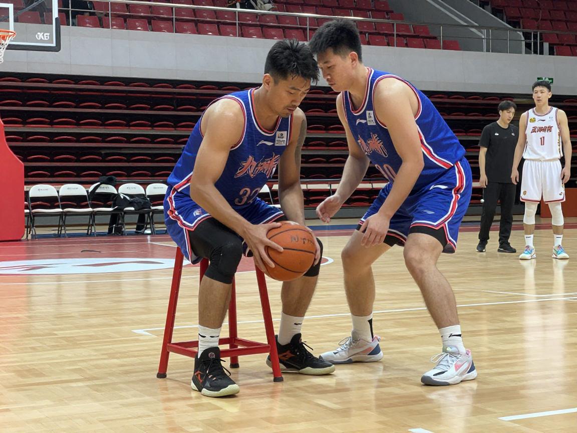 篮球撤凳子,这招犯规吗?实战怎么用?何时效果最好? 篮球撤凳子,这招犯规吗?实战怎么用?何时效果最好?