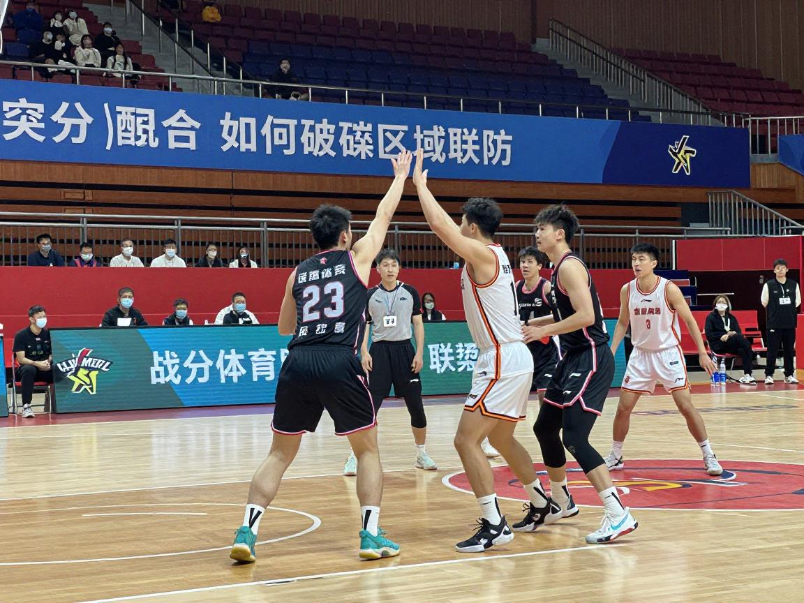 篮球突分配合,如何破解区域联防,无球队员怎么跑位,战术训练方法 篮球突分配合,如何破解区域联防,无球队员怎么跑位,战术训练方法