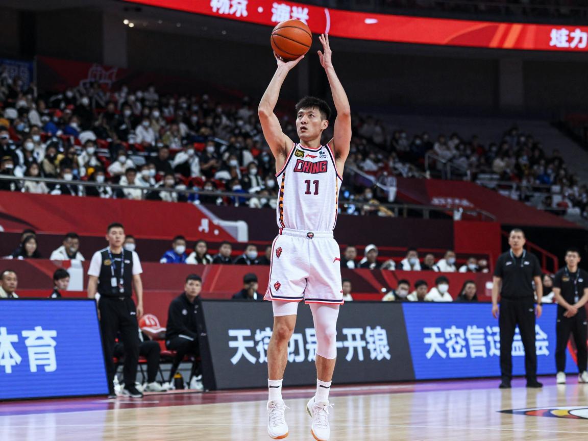 杨力篮球:为何被称为江南秀才,职业生涯数据如何,在江苏男篮有何地位? 杨力篮球:为何被称为江南秀才,职业生涯数据如何,在江苏男篮有何地位?