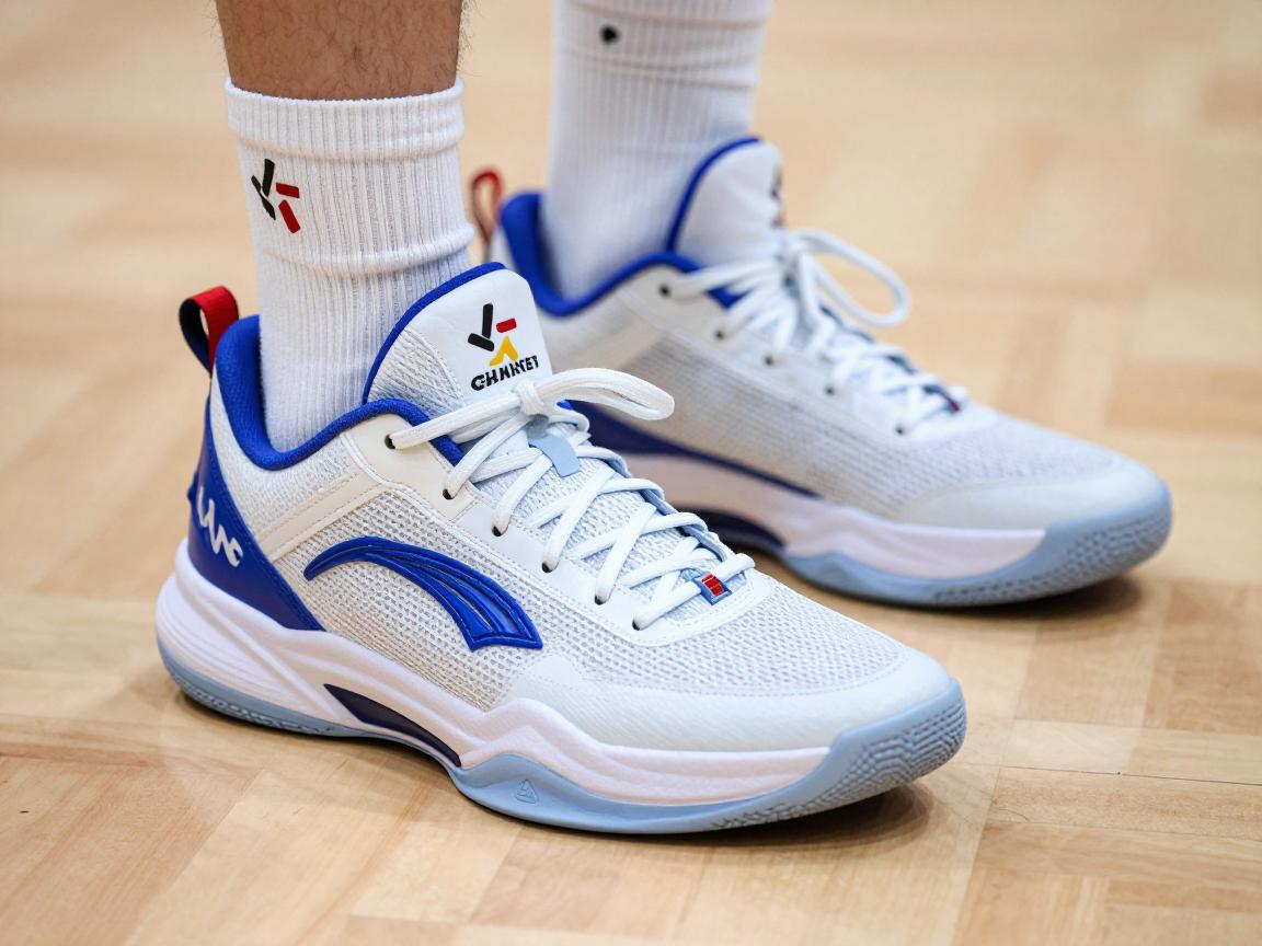 篮球鞋前掌宽怎么选,前掌宽的篮球鞋有哪些,宽脚适合什么篮球鞋 篮球鞋前掌宽怎么选,前掌宽的篮球鞋有哪些,宽脚适合什么篮球鞋